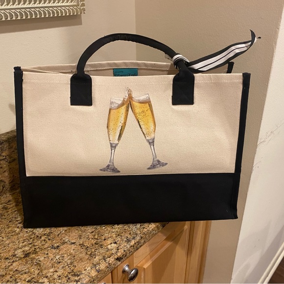 Canvass beach tote NWOT - 2 available. - Picture 1 of 6